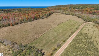 000 Saint Pierre Rd, Arcadia, MI 49613