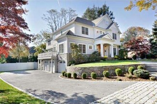 11 Columbine Rd, Newton Center, MA 02459