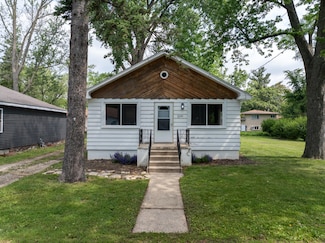 W1040 Florence Rd, Genoa City, WI 53128