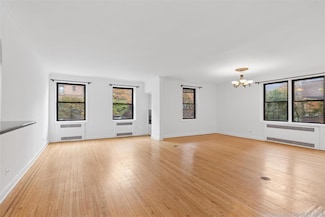 69-40 Yellowstone Blvd Unit 121, Forest Hills, NY 11375