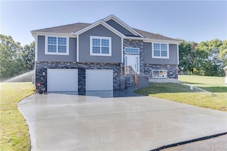 19054 Tomahawk Ln, Saint Joseph, MO 64505