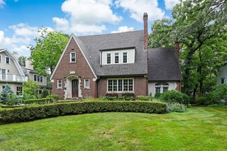 605 N Washington St, Hinsdale, IL 60521