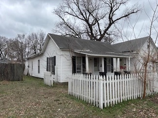 411 W 5th St, Pittsburg, KS 66762