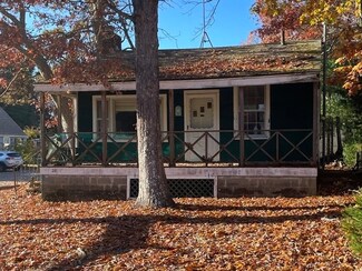 28 Parkwood Dr, Wareham, MA 02571