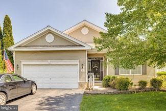 49 Chamber Ln, Columbus, NJ 08022