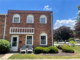 24496 Clareshire Dr, North Olmsted, OH 44070
