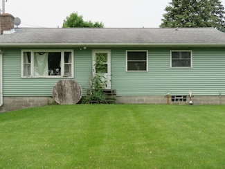 N10380 Howard Dr, Fox Lake, WI 53933