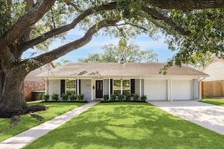 11102 Hillcroft St, Houston, TX 77096