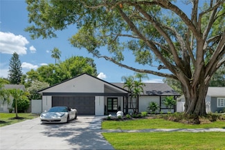 14040 Cascade Ln, Tampa, FL 33618