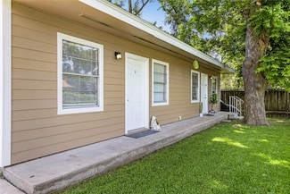 1001 W Lobitt St, Alvin, TX 77511