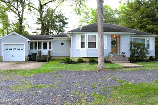127 Locust Ave, Howell, NJ 07731