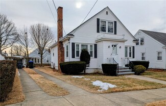 152 Sandringham Ave, Providence, RI 02908