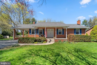 8008 Meadowview Dr, Frederick, MD 21702