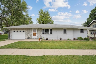 712 Adair St, Adair, IA 50002
