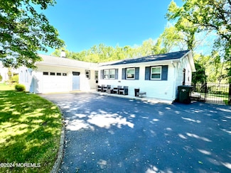 441 W Lake Ave, Oakhurst, NJ 07755