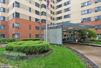 5056 N Marine Dr Unit 1C, Chicago, IL 60640