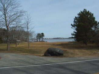 12 Bridge Rd, Biddeford, ME 04005