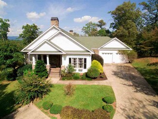 109 Wandering Way, Pickens, SC 29671