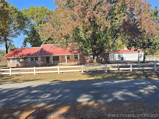 60 Town And Country Cir, Ardmore, OK 73401