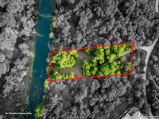 1270 Ervendberg Ave, Canyon Lake, TX 78130