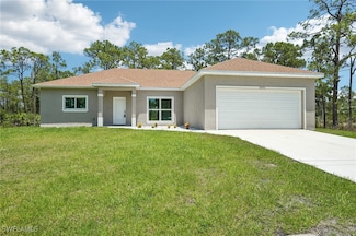 3205 E 21st St, Alva, FL 33920