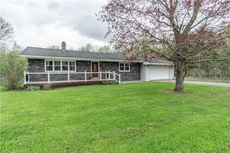 19356 Woodside Dr, Watertown, NY 13601