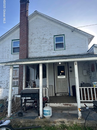 10 Valley View Ln, Mineville, NY 12956