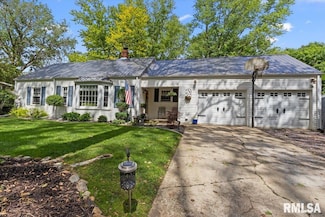 1128 N Robert Dr, East Peoria, IL 61611