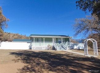 21201 Thompson Canyon Ave, Caliente, CA 93518