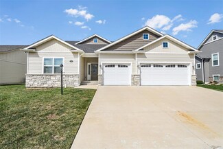 7121 Augusta Dr, Glen Carbon, IL 62034