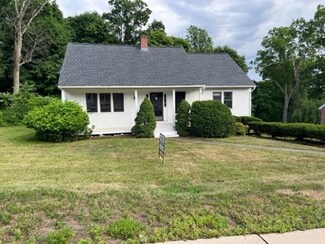 27 Northrop St, Hopedale, MA 01747