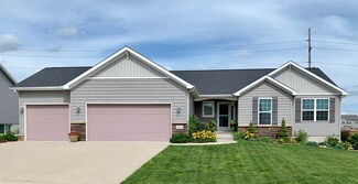 4827 Yellowstone Dr, Waterloo, IA 50701