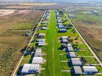 4602 Windsock Ln, Brookshire, TX 77423