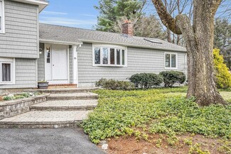 35 Lovejoy Rd, Andover, MA 01810
