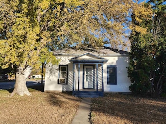 222 Kelsey Ave, Gibbon, NE 68840