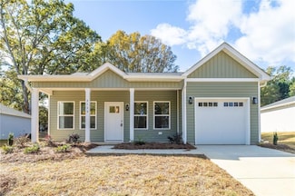 3139 Chapel St, Walkertown, NC 27051