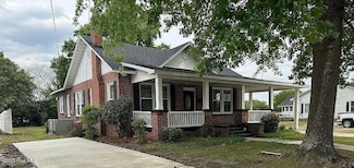 3902 W Wilson St, Farmville, NC 27828