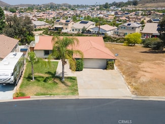 30041 Windward Dr, Canyon Lake, CA 92587