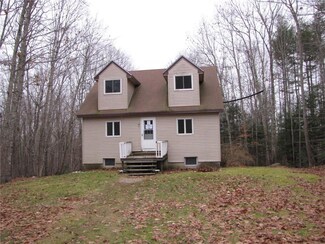 30 Slab Pile Ln, Waldoboro, ME 04572