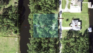 13 Amaryllis Dr S, Indian Lake Estates, FL 33855