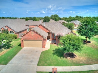 84 Kimberly Dr, Edmond, OK 73003