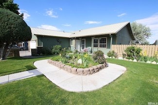 8 Scarsdale Dr, Yerington, NV 89447