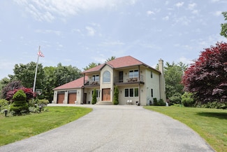 6 Grande Ave, Lewiston, ME 04240