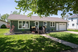 412 1st Ave, Wanamingo, MN 55983
