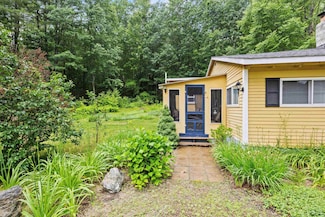 15 Milford St, Amherst, NH 03031