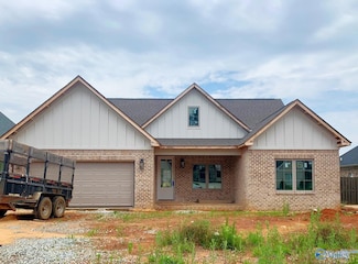 3017 Lisa Ln SE, Decatur, AL 35603