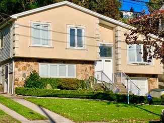 645 W Fingerboard Rd, Staten Island, NY 10305