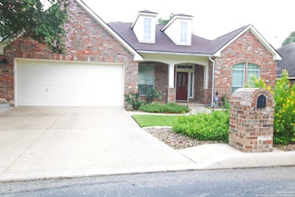 121 Antler Cir, San Antonio, TX 78232
