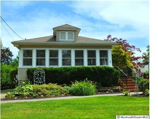 9 Borden St, Monmouth Beach, NJ 07750
