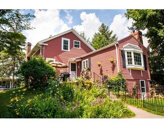 3 Union St, Hopedale, MA 01747